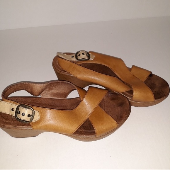 Dansko women’s leather comfort sandals. - Picture 1 of 4